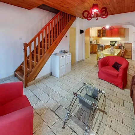 4 Bedroom Beautiful In * Lantriac